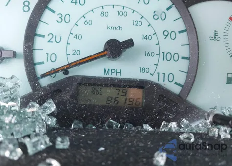 2004 Toyota Corolla Le z USA, uszkodzony, nr VIN JTDBR32E342046344